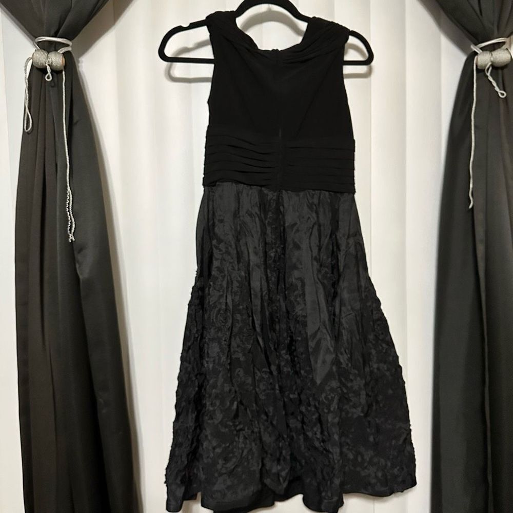 Adrianna Papell black formal midi v-neck formal dress, fit & flare , zippered ba - Picture 11 of 13